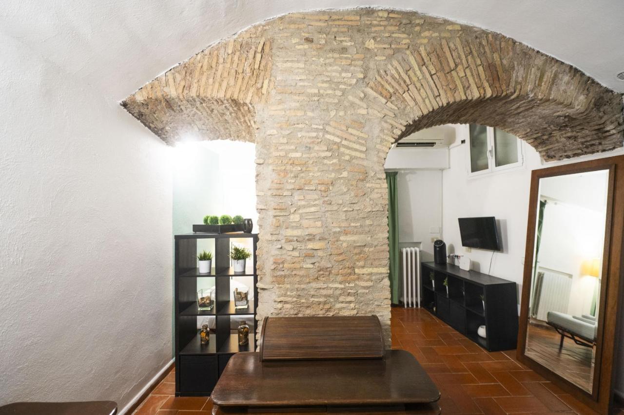 Campo De Fiori Grotto Apartment Рим Екстериор снимка