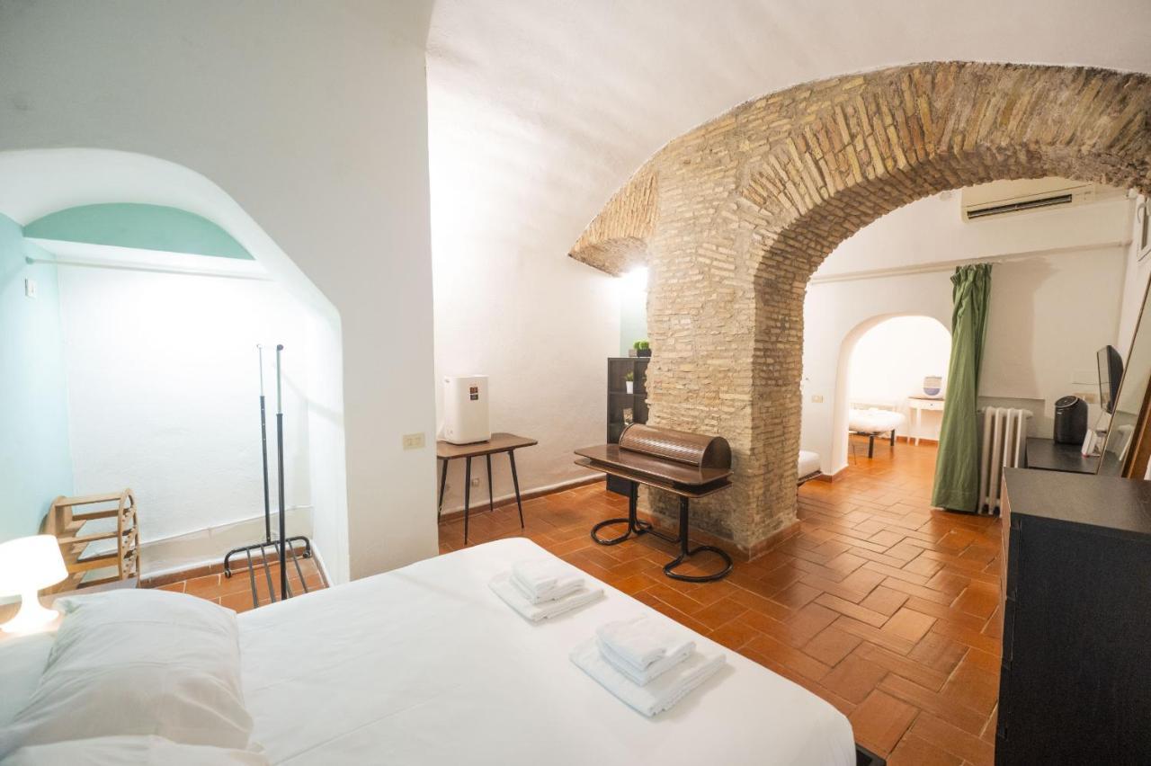Campo De Fiori Grotto Apartment Рим Екстериор снимка